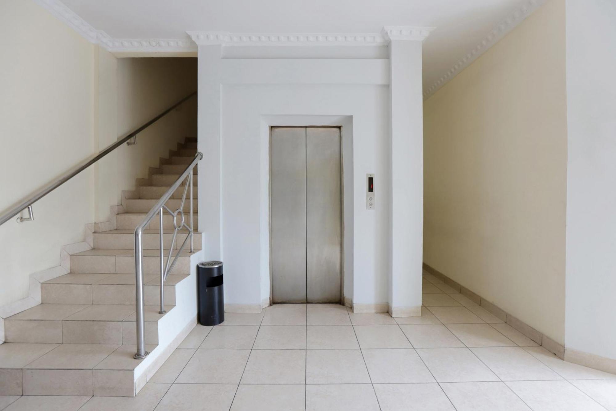 Dancenter Mangga Besar Near Stasiun Manggar Besar Apartemen